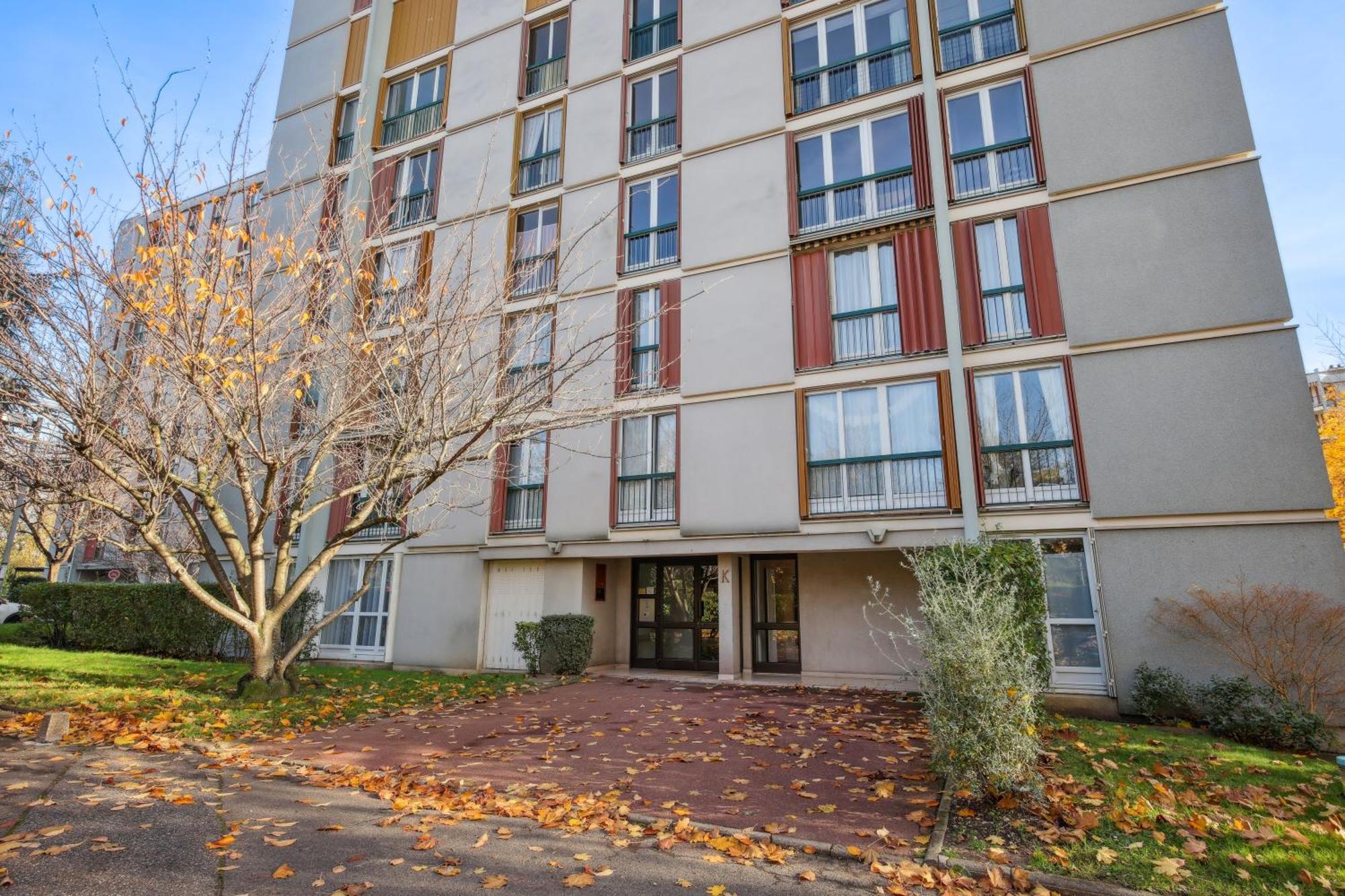 Chic Apart With Parking Apartment Chaville Exterior foto